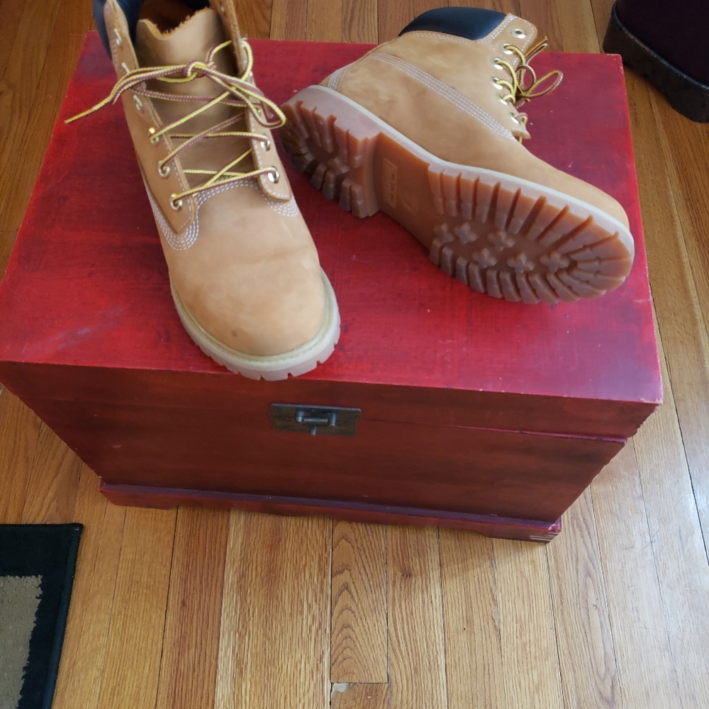 TIMBERLAND - Picture 2 of 3